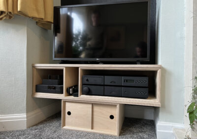 OP Woodcraft Cotswolds - Birch Plywood TV Unit